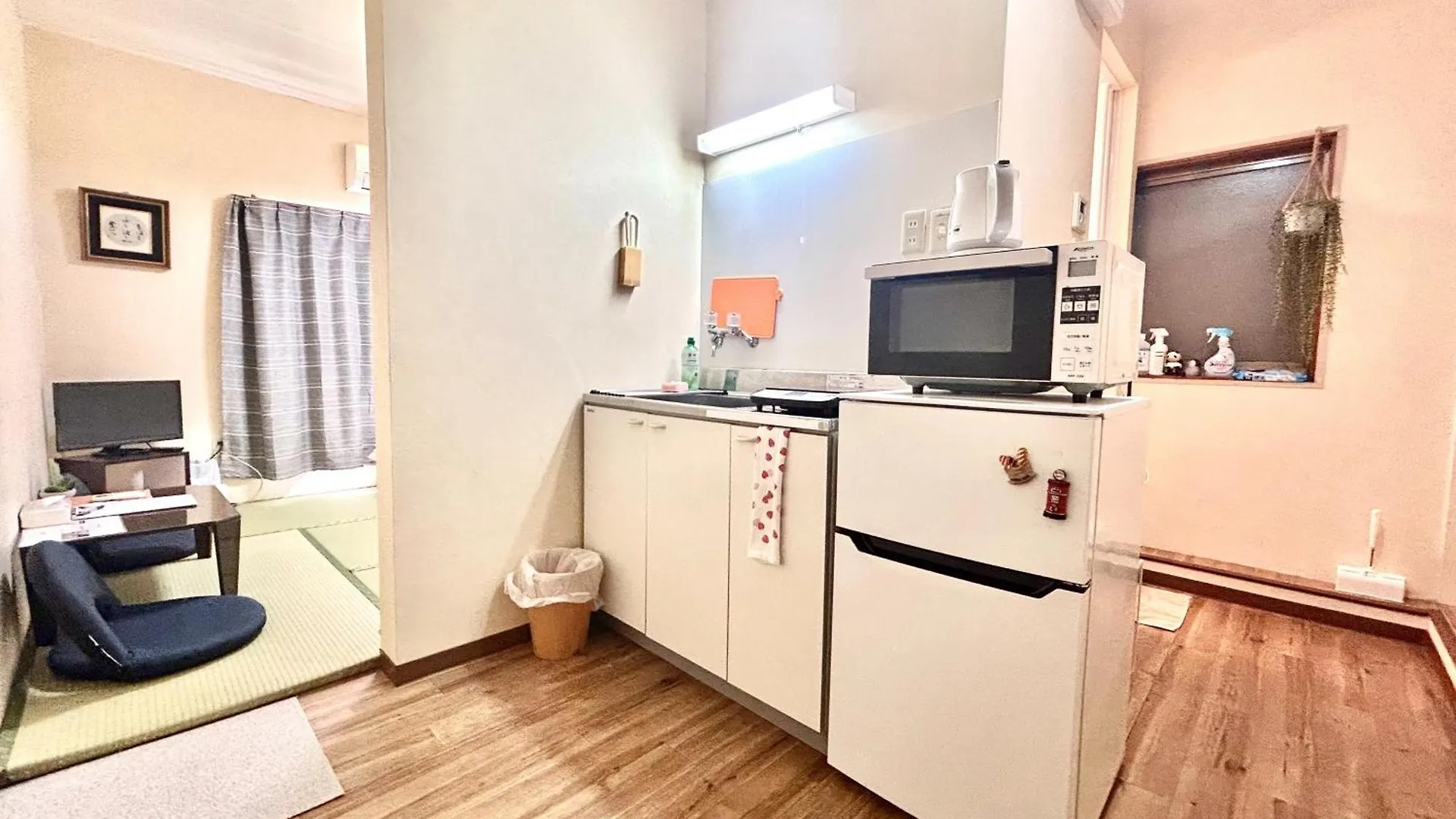 林林の民宿-和風ルーム、空港直達，難波まで2駅3分 Osaka Apartament